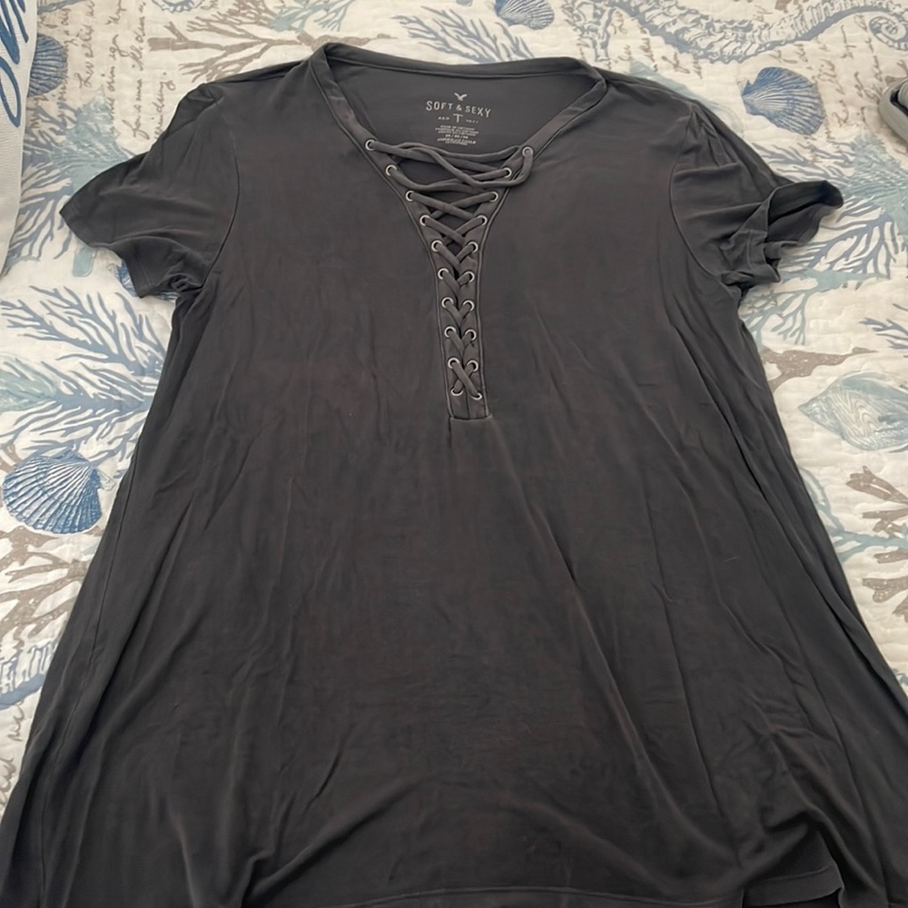 American Eagle t shirt